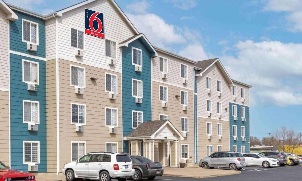 Wichita Apartment | 1 Full Bed | Non-Smoking, Kitchen