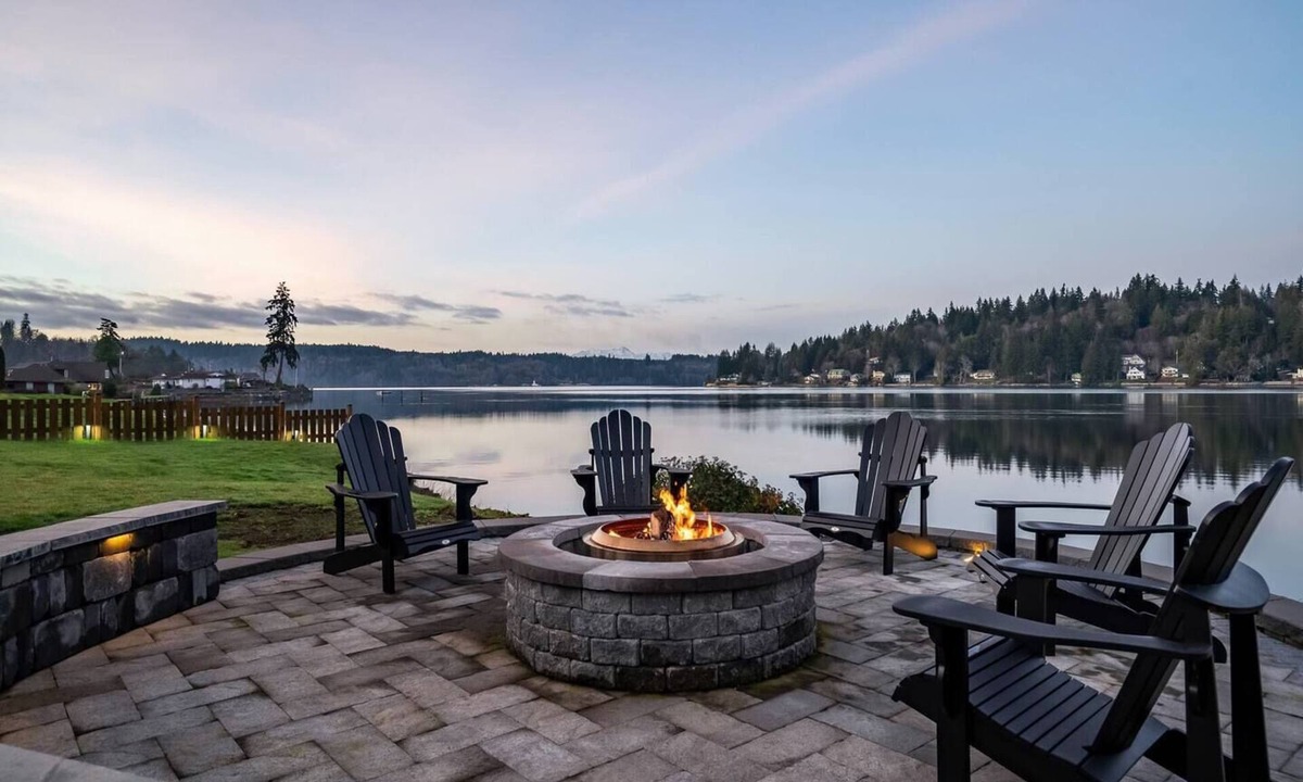 Shelton House | 120' Waterfront Cabin | Sauna · Hot Tub · Olympic Natl Park | Hammersley Inlet