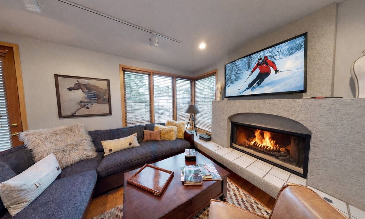 North Park City House | 1382 Empire Mountain Escape Hot Tub and Ski Access