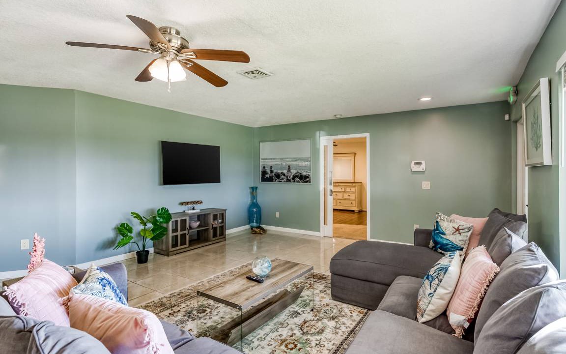 Juno Beach House | 177 m² House ∙ 2 bedrooms ∙ 8 guests
