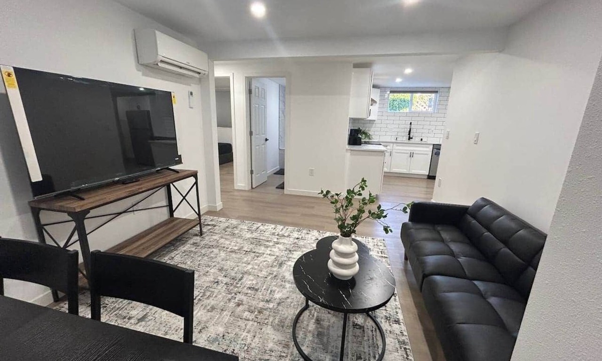 North Beacon Hill House | 2 bedrooms near Downtown, Airport, Stadiums, light rail, train