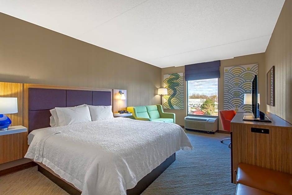 Latham Hotel | 2-Star Hotel ∙ Hampton Inn & Suites Albany-Airport