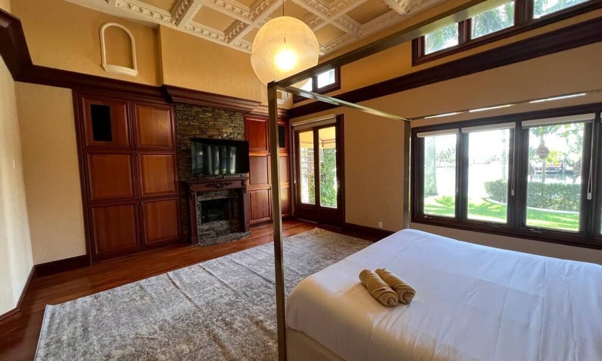 Lighthouse Point Villa | 20 Million Mansion - Lagoon