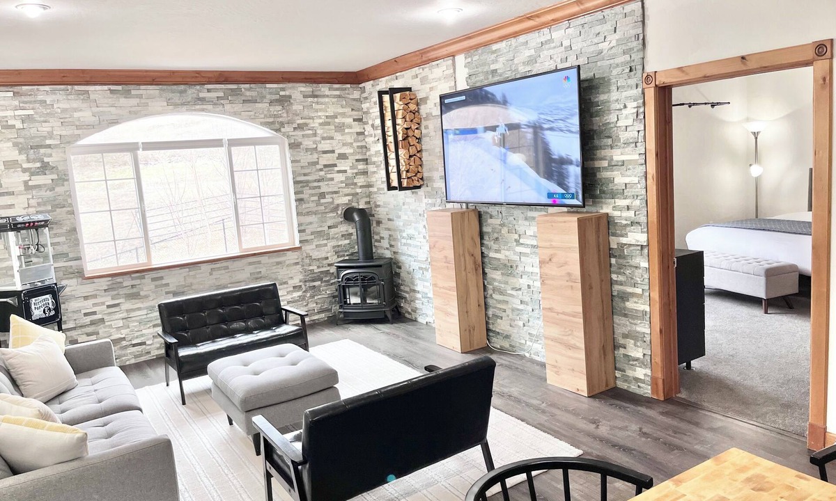 Midway Villa | 2039 | Elevated King Villa | Near Soldier Hollow + Pool
