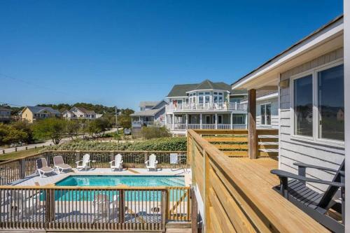 Ocean Hill House | 2Min Walk to Beach Private Pool & Hot Tub