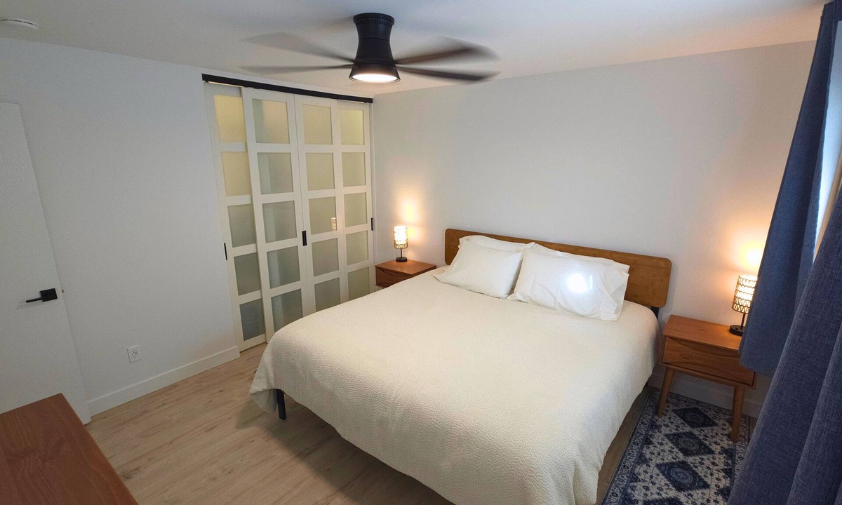 Broomfield House | 3 Bed Minimalist House, New Interior-Furniture, Office, Patio