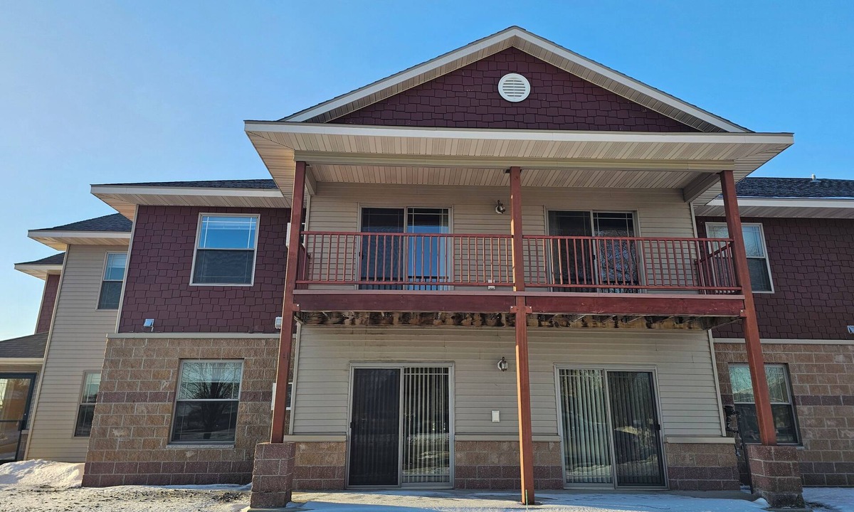 Detroit Lakes Apartment | 3 Bedroom 2 Bath Close to Hospital