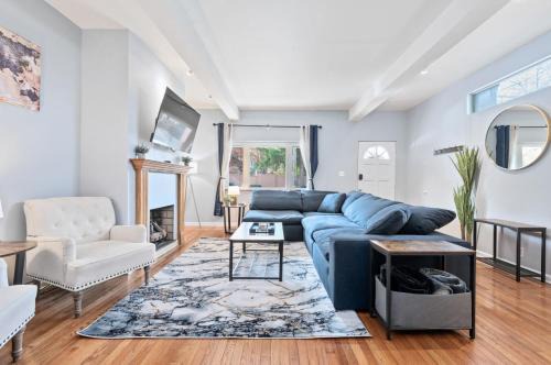 Shadyside House | 3 BR home, steps from Walnut Street with Free parking