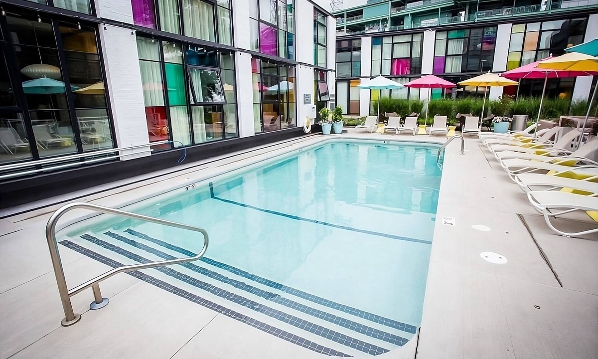 West Fens Hotel | 3 Retro-vibe Units w/Pool View Close to New England Aquarium! Parking, Pool!