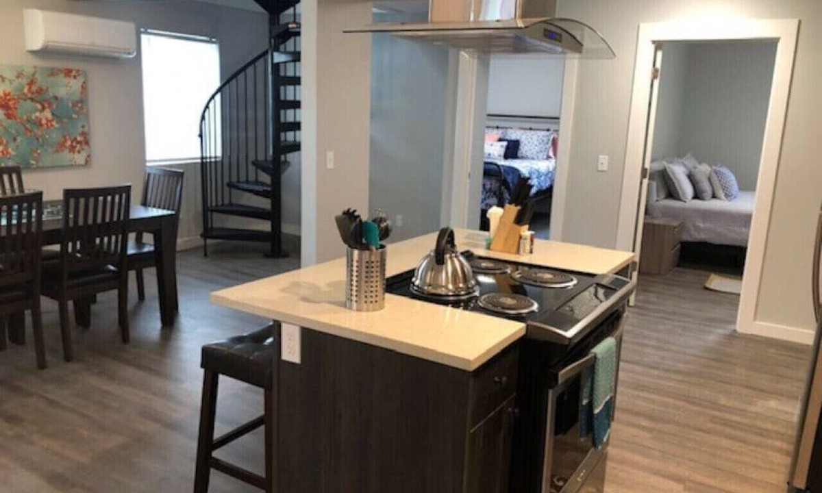 Longview Apartment | 3143 Dover #4 · Modern Apartment High End Finishes & Washer/Dryer In-unit.