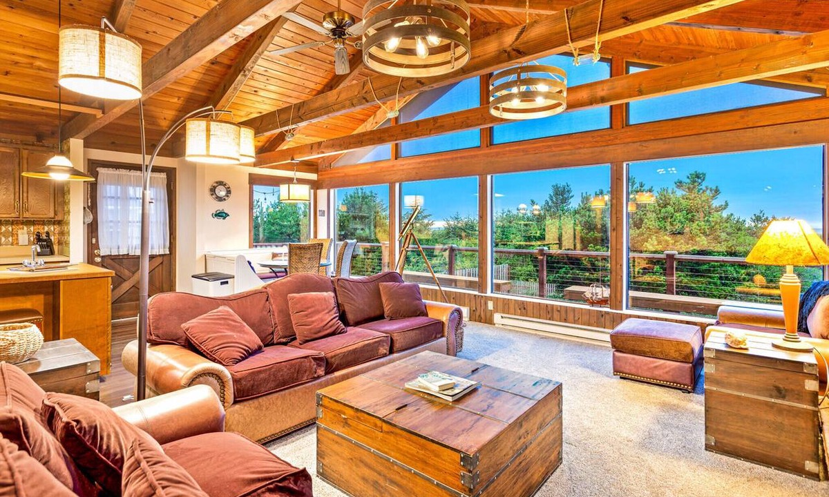 Copalis Beach House | 3BR Coastal Home | Near Beach | Dogs OK | Deck