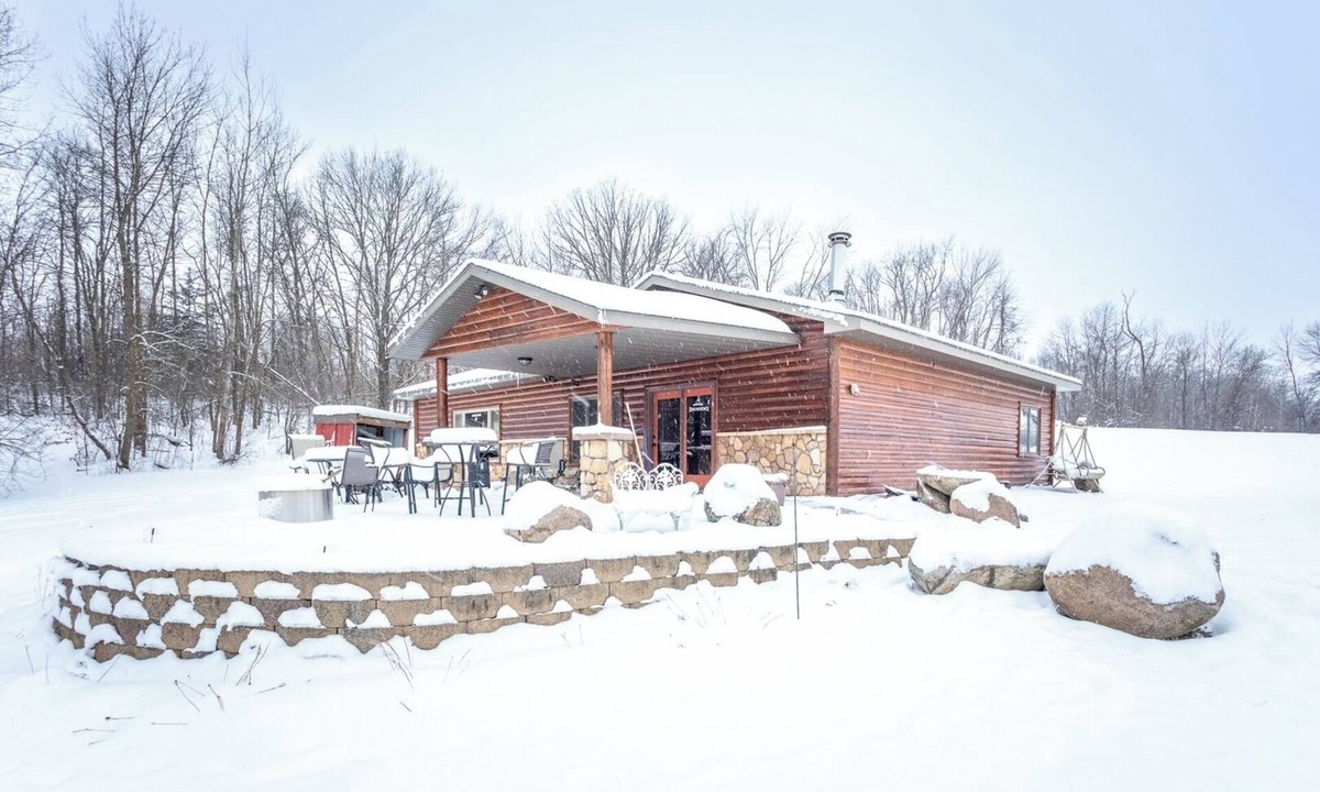Sauk Centre House | 3BR Fire Pits 40 Acres Near Sauk Centre