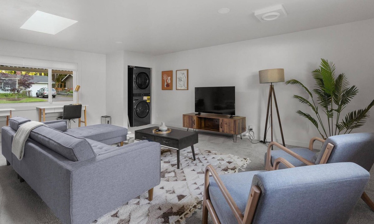 Bothell House | 3BR Pet-Friendly Home in Bothell