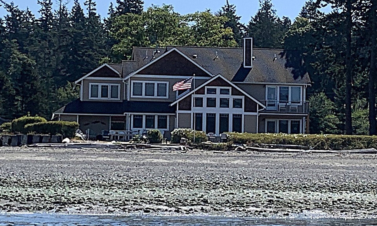 Anacortes House | 4-bedroom, 3.5-bath beachfront property on beautiful, serene Guemes Island.