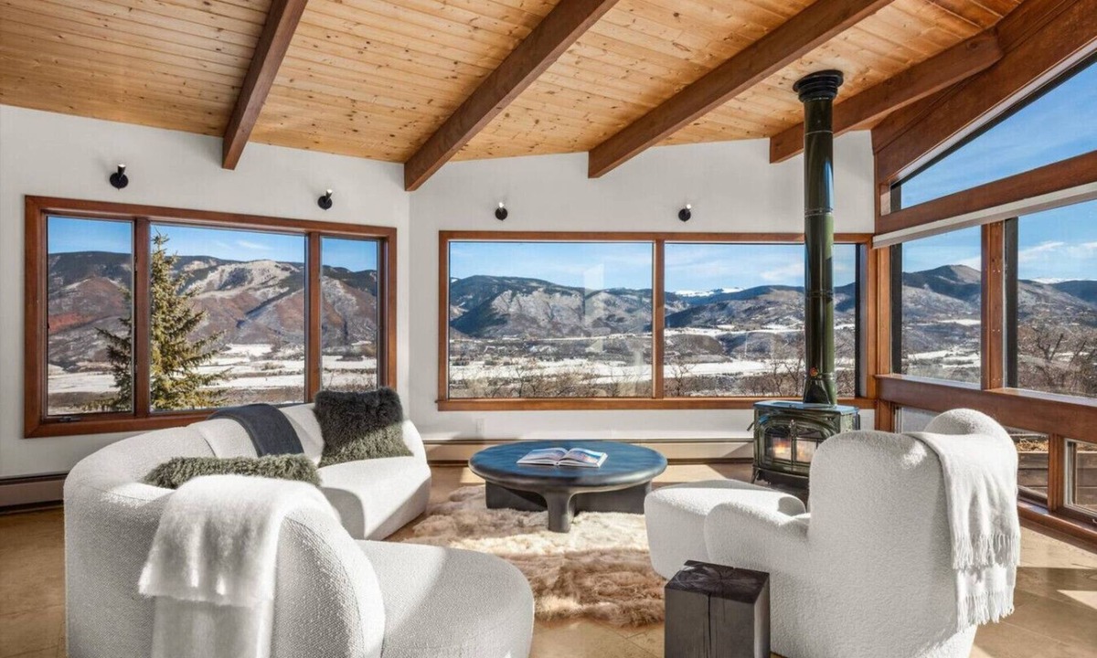 Brush Creek Village House | 4-Bedroom Private Mountain Retreat