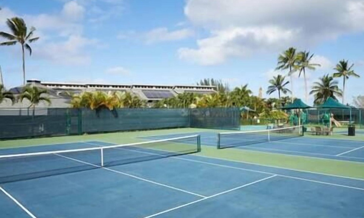Princeville Hotel | 4 The Cliffs at Princeville, Hawaii, Gym, Pool!
