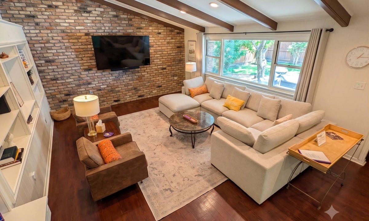 Highlands - Perkins House | 5 BR Highland House! 20 Minute walk to Tiger Stadium! Level 2 EV Charger!