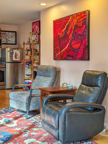 Central Colorado Springs House | $800 Weekly | $2750 Monthly | Renovated Tinyhome!