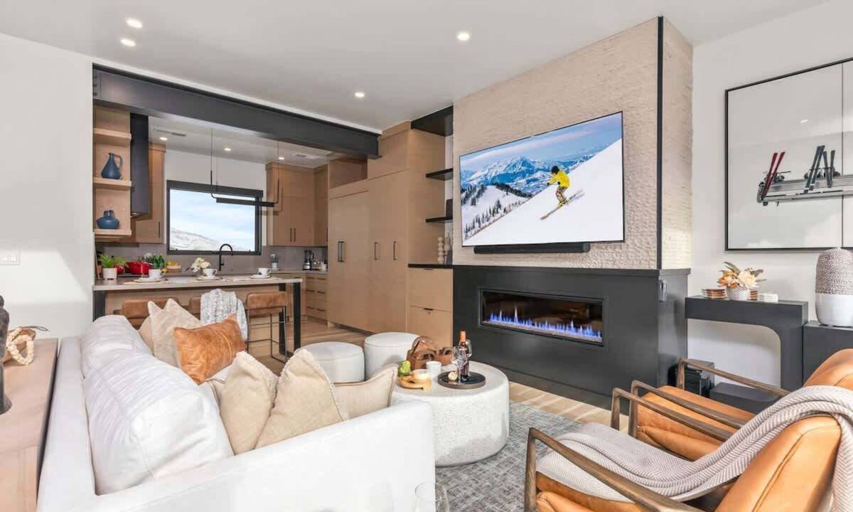 The Timbers House | Abode at White Owl, ski-in, private hot tub, mountain retreat
