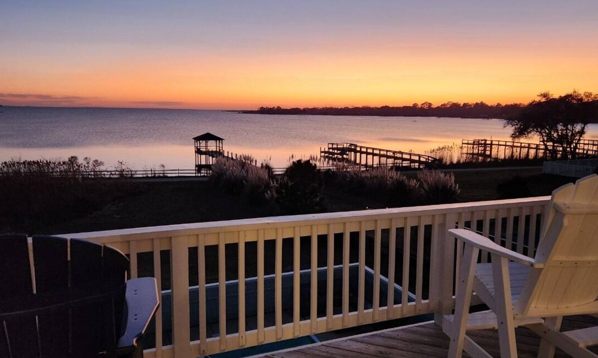 Kitty Hawk House | Amazing Sunsets & Luxury - Soundfront Pet Friendly Oasis w/Elevator & Hot Tub