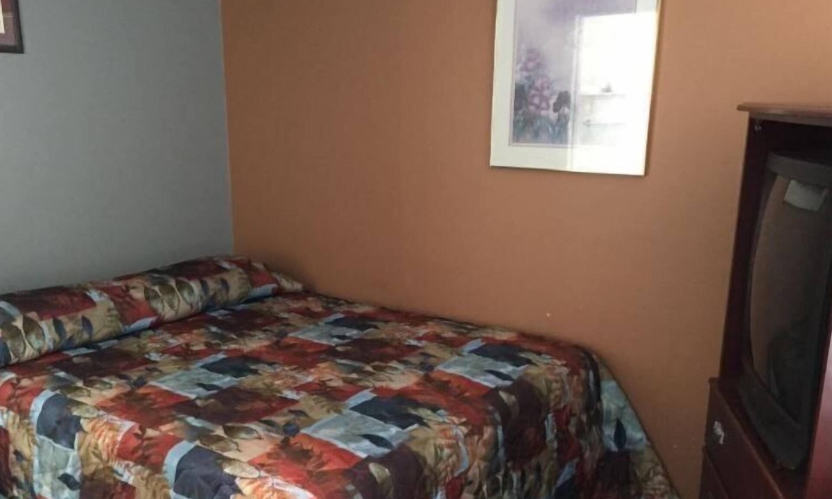 Ashern Hotel | Ashern Motor Hotel