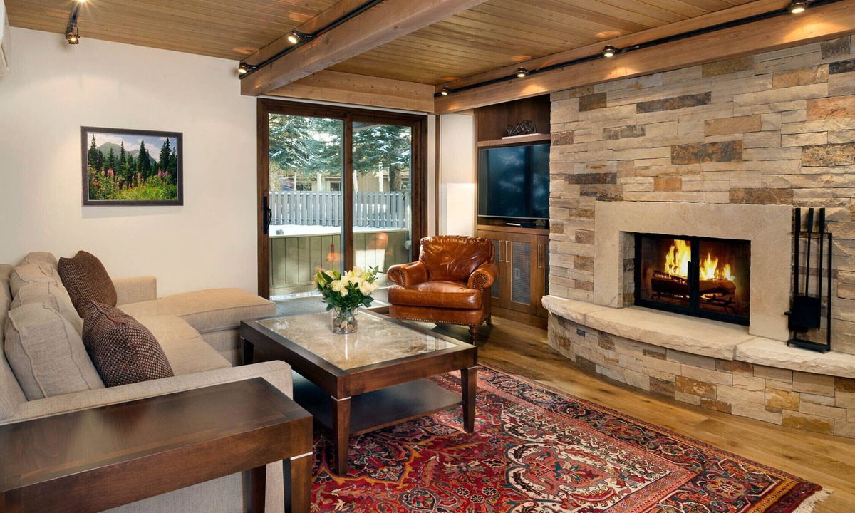 Aspen Condo | Aspen Alps Exclusive Two Bedroom Condo - walking distance to town