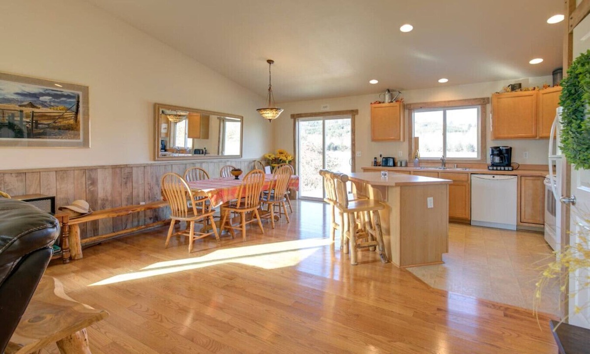 Raymond Apartment | Autumn Acres on Coast where Adventure Awaits