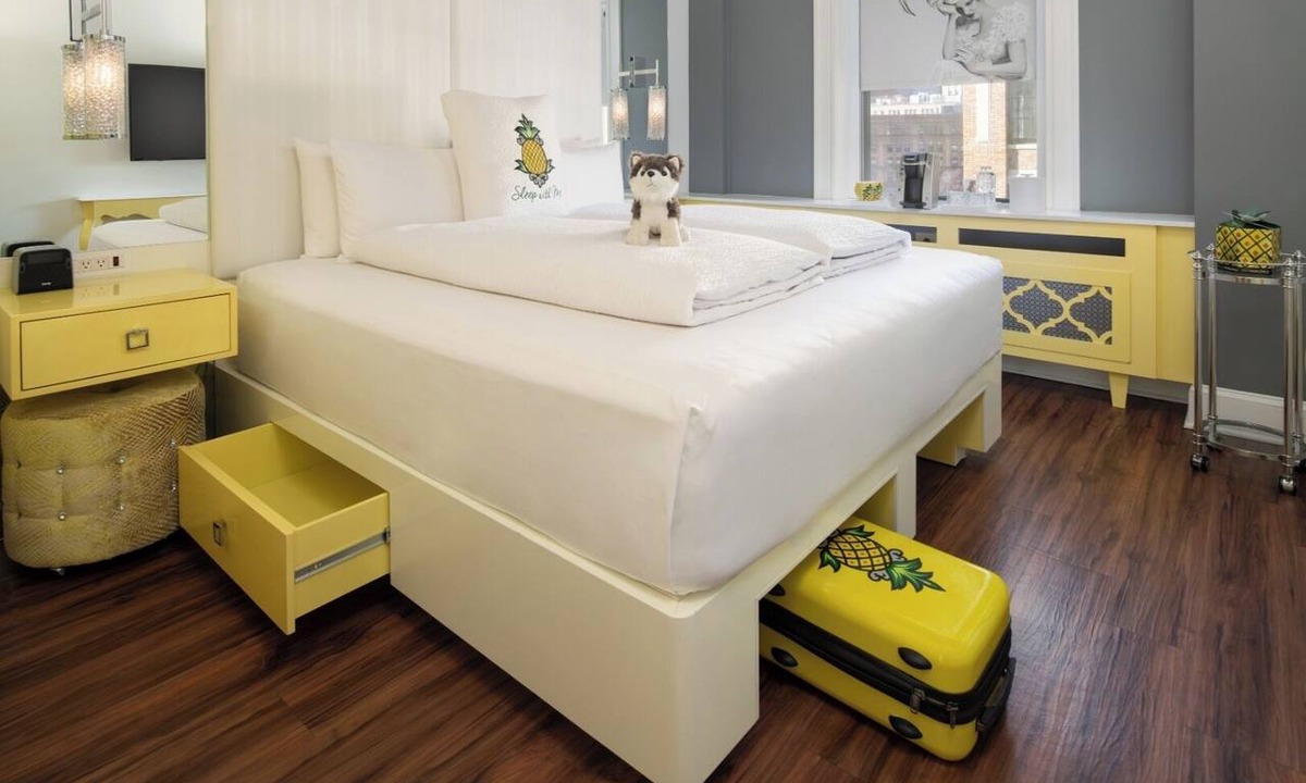 Columbus Hotel | Back Bay King, Staypineapple, Great Location, Restaurant & Bar, Pets