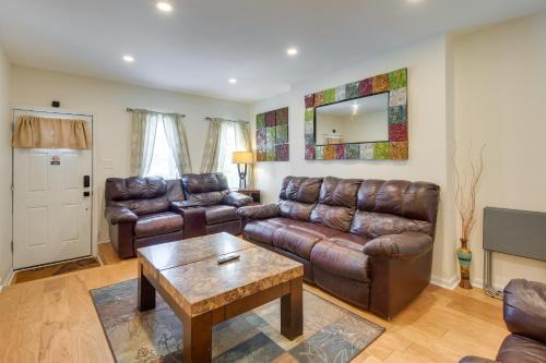 Downtown Baltimore House | Baltimore Townhome Near Oriole Park w/A/C!