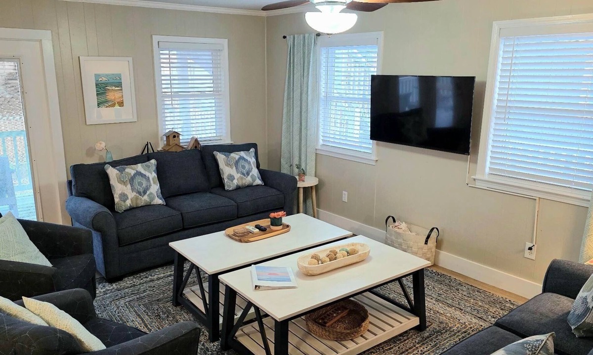 Kitty Hawk House | Beachside-Ocean views & Great beach access