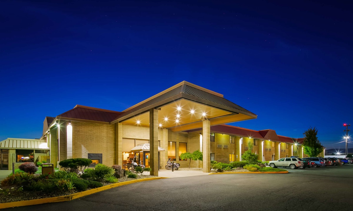 Buena Hotel | Best Western Plus Ahtanum Inn