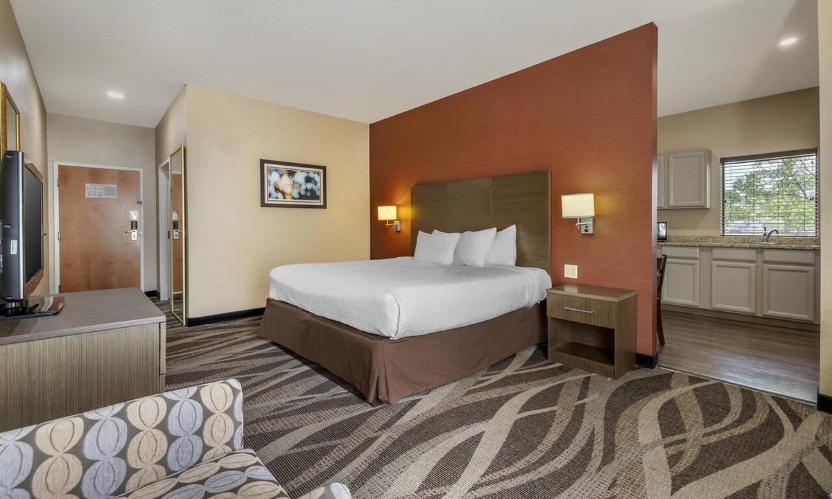 Olean Hotel | Best Western Plus University Inn