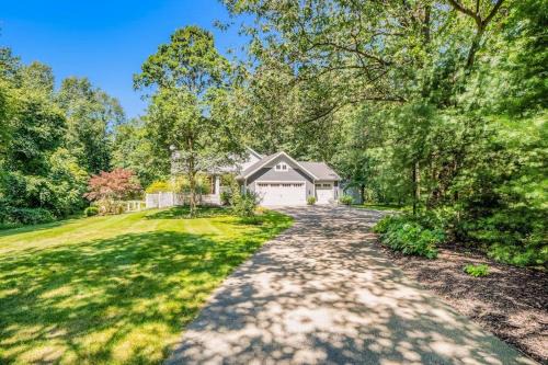 Saugatuck House | Borrowed Thyme