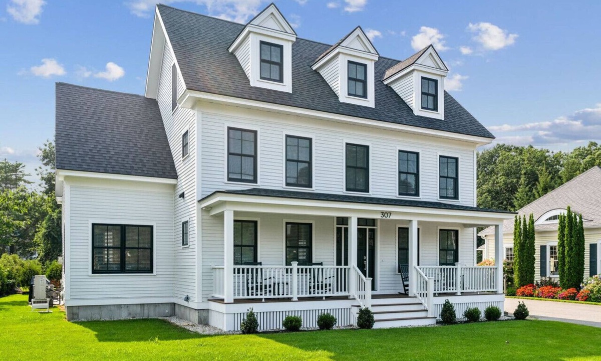 Ogunquit House | Brand New Luxury Modern Farmhouse in Downtown Ogunquit - Walk to Beach!