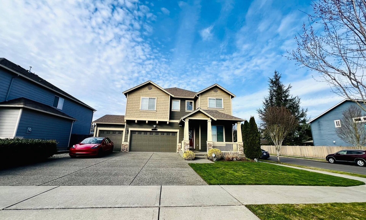 Kent House | BRIGHT & SPACIOUS MODERN HOUSE WITH GORGEOUS LANDSCAPE + AC SEATTLE-KENT