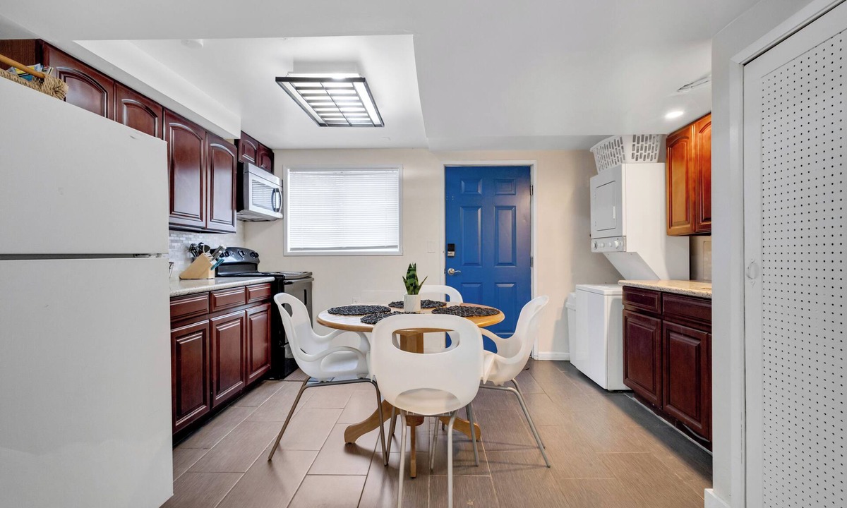 Brighton Apartment | Brighton Basement Suite Near Park & Light Rail