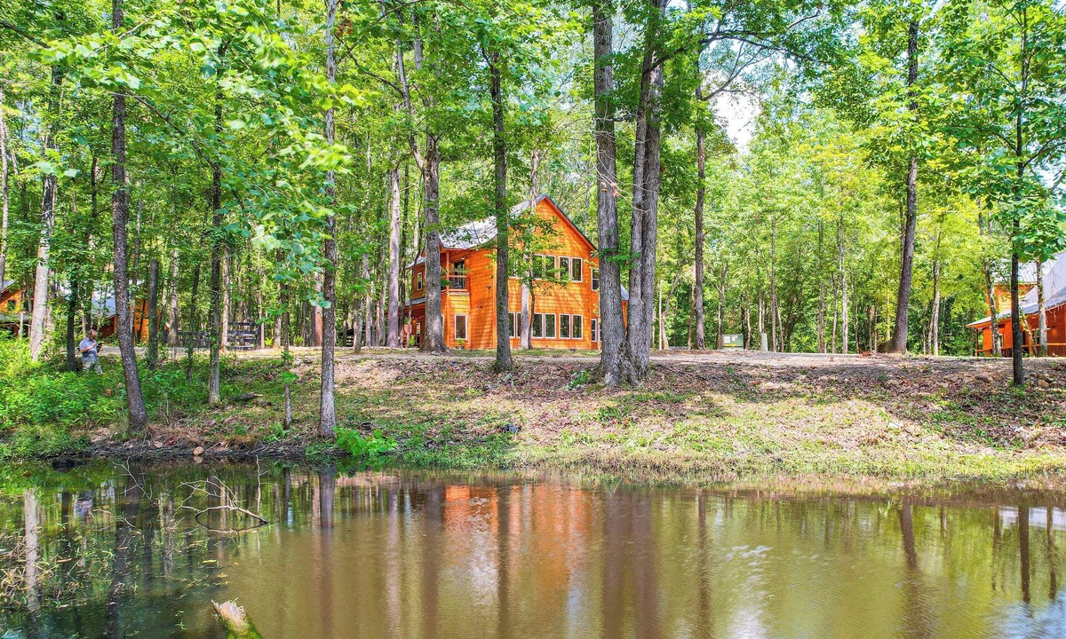 Broken Bow Cabin | Broken Bow Cabin Near Choctaw Casino: Hot Tub!