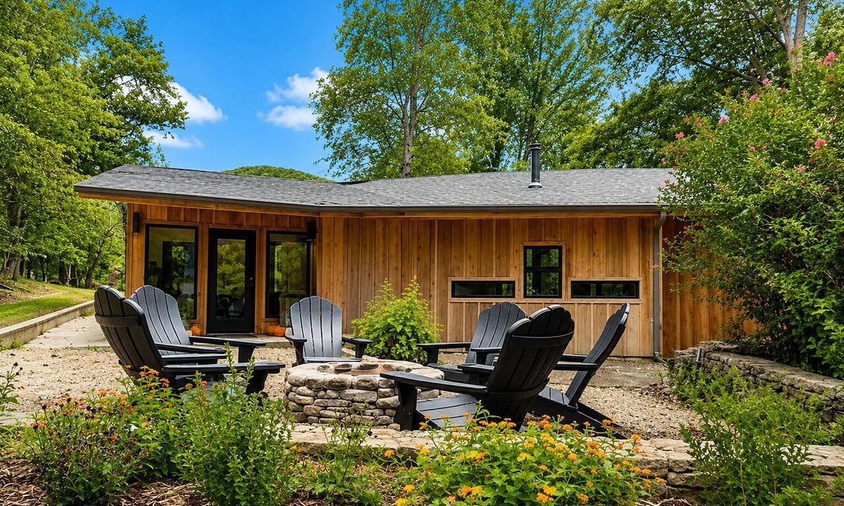 Parthenon House | Buffalo River ¬∑ Architect Riverfront ¬∑ Hot Tub
