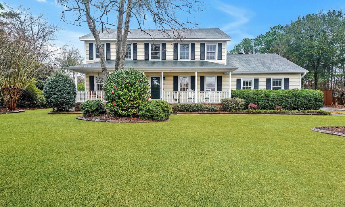 Eagles Nest House | CA Style Sanctuary 4BR3BA house with Heated Saltwater Pool and Hot Tub