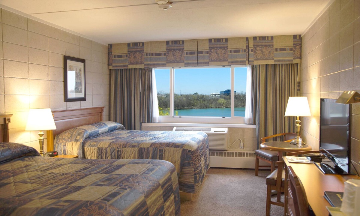 York - Haig Hotel | Capri Inn
