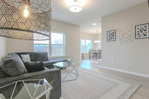 Cedar Falls Apartment | Cedar Falls Townhome - New Construction - 3 KINGS!