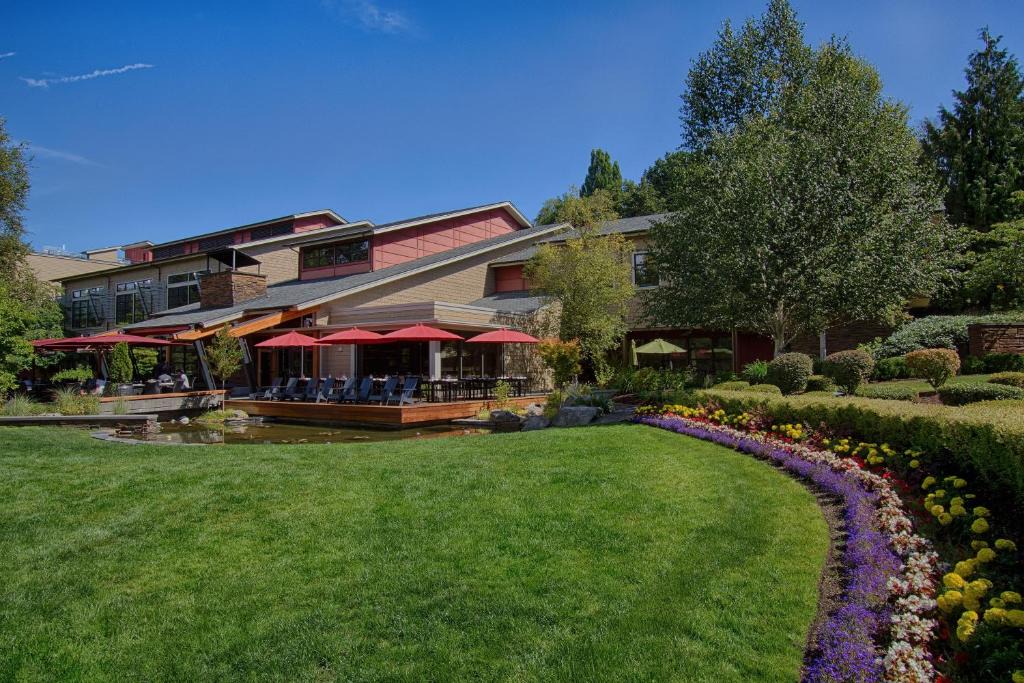 SeaTac Hotel | Cedarbrook Lodge