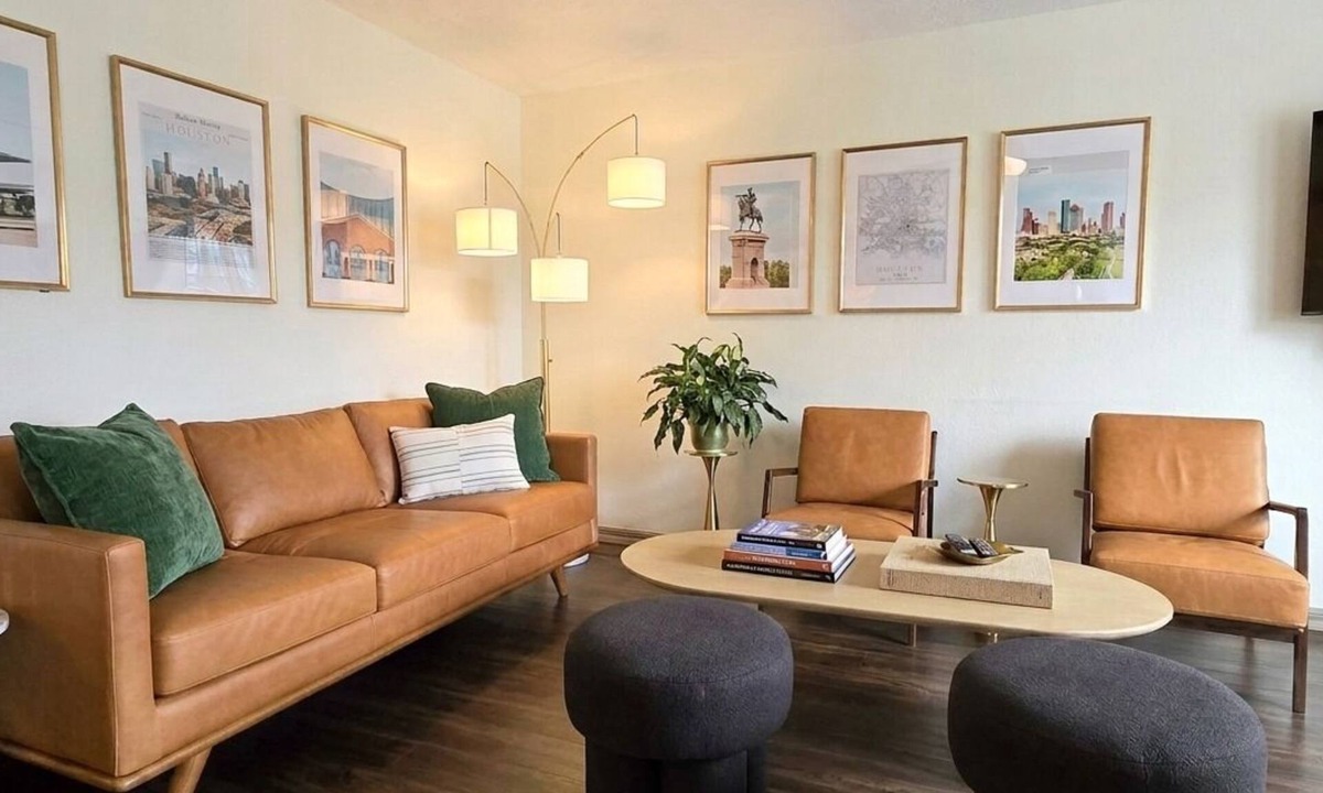 Greater Heights House | Central Location - Heights & Downtown 5 Mins - 3BR - Groups, Family, Yard, Pets
