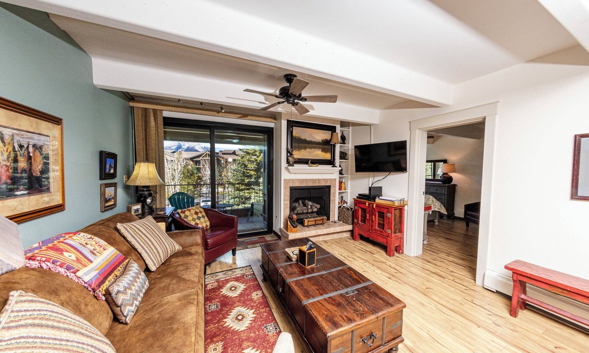 Dillon Condo | Central location to Keystone, Breckenridge and Copper Mtn.