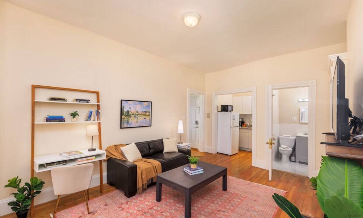 Back Bay West Apartment | Centrally Located Back Bay 1Br!