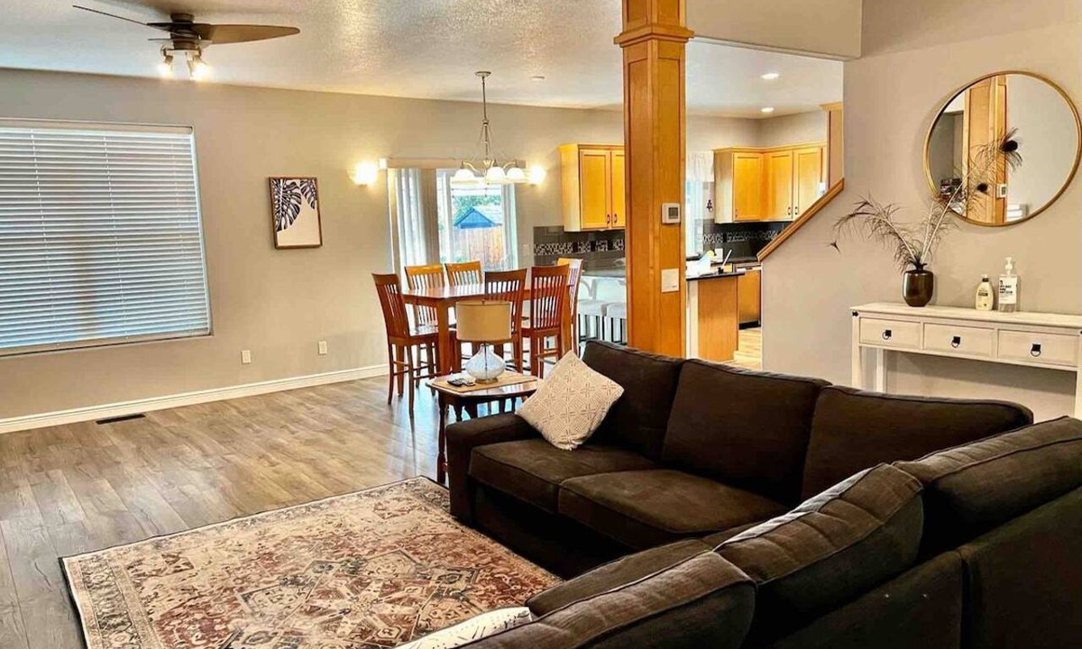 Bethel-Danebo House | Centrally Located Eugene Home w/Patio & Air