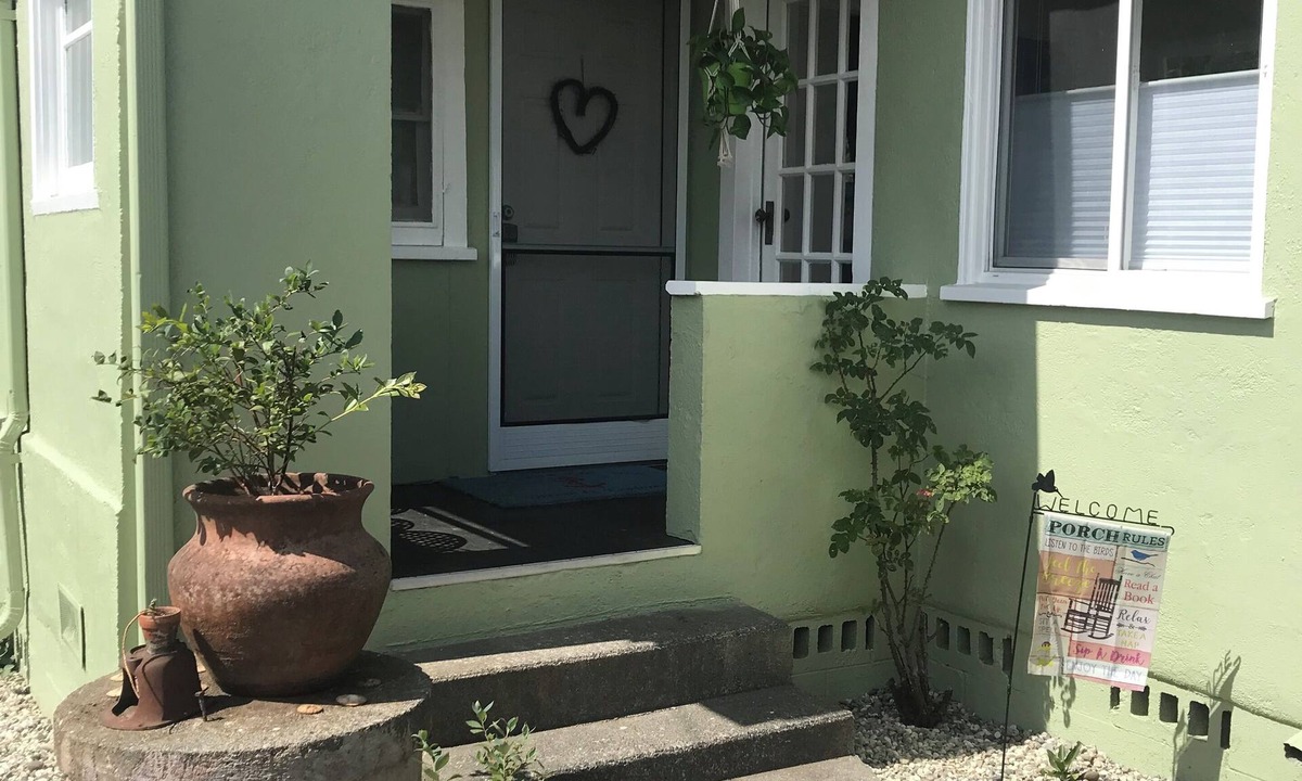 Eureka Cottage | Charming 1-bedroom cottage in Eureka