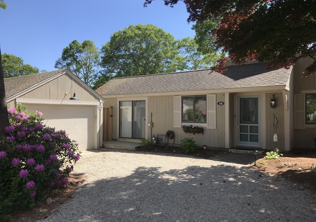 Mews Village House | Charming 3bd/2ba Home in New Seabury w/Pool, firepit, central A/C, near beaches