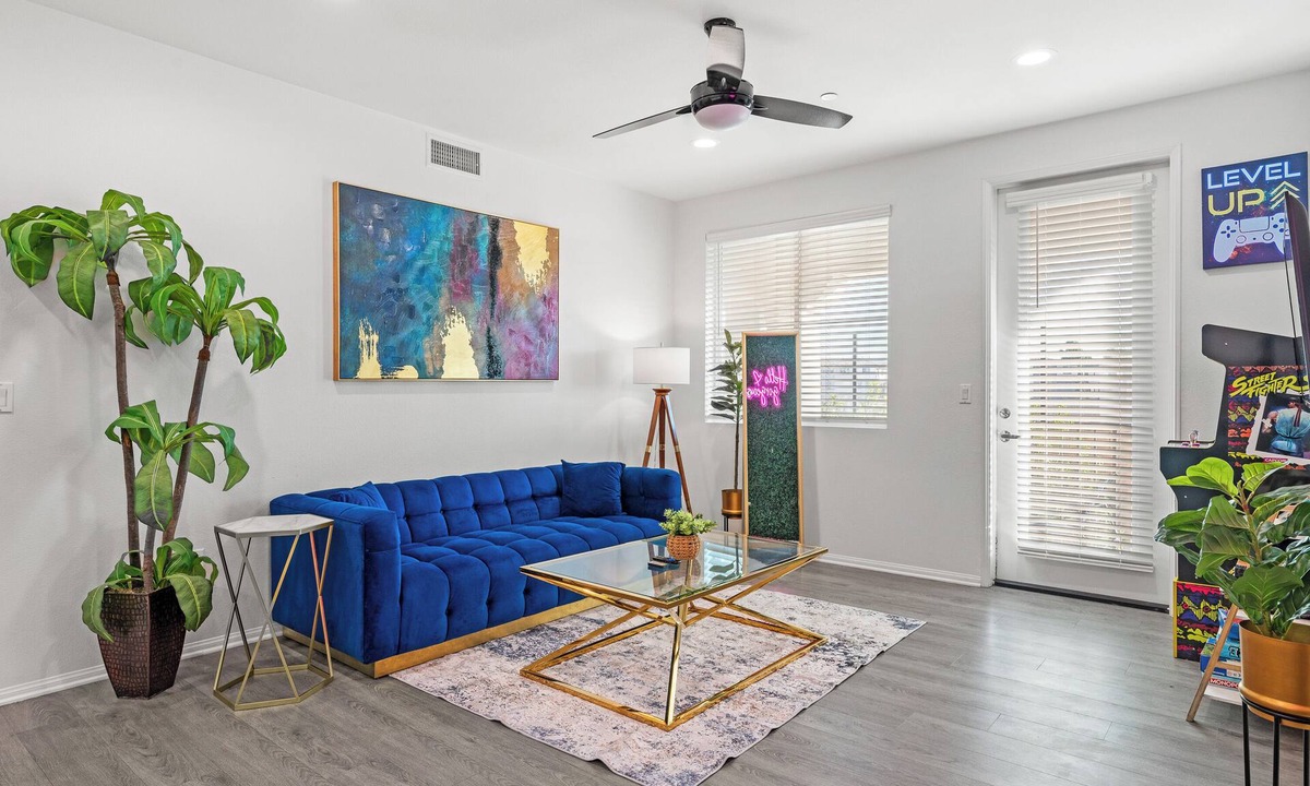 Placentia Apartment | Charming 3BD Apartment Near Disney + Arcade