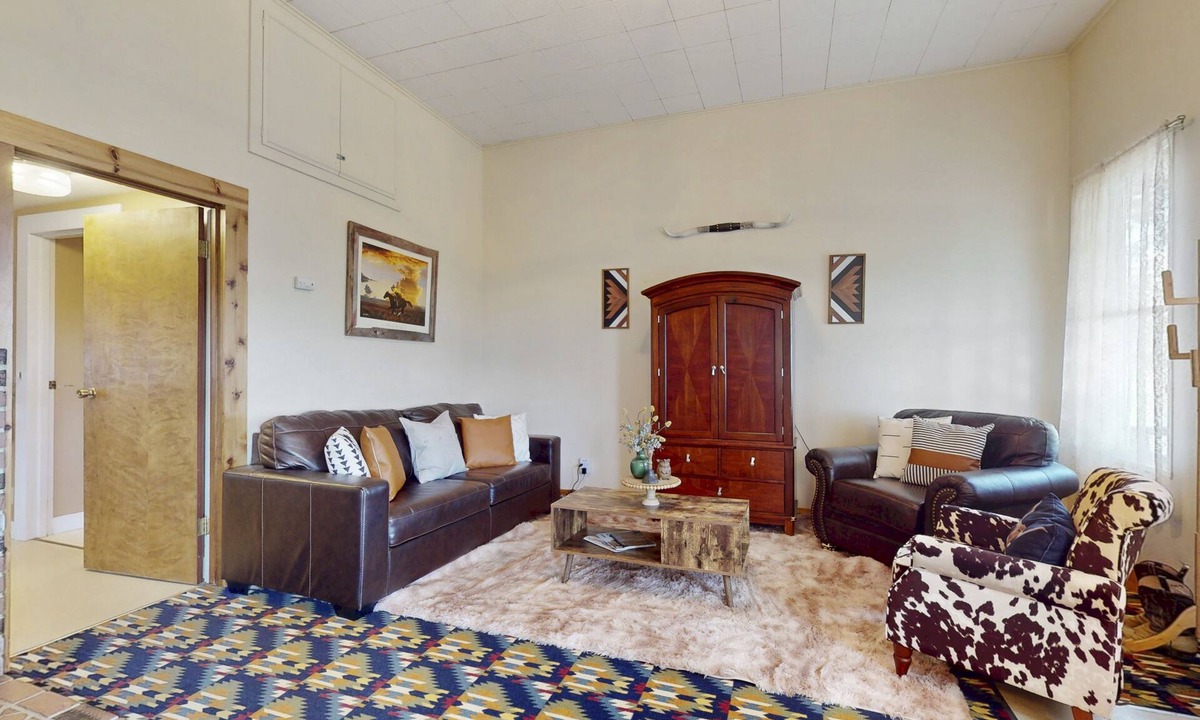 Crooked River Ranch House | Charming cabin on Long Hollow Ranch, dog friendly, w/WiFi, AC, access to trails